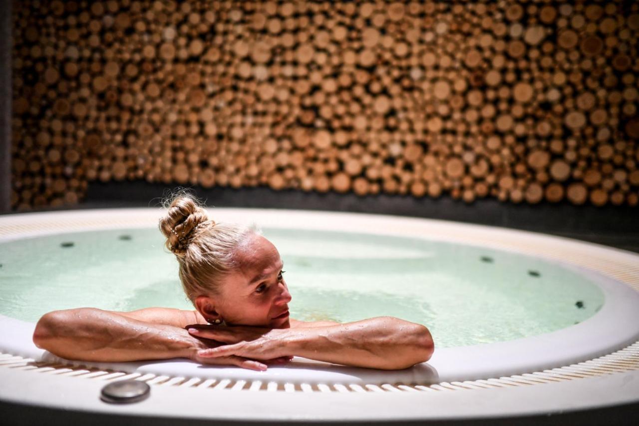 Hotel Bonifacio Spa&Sport Resort Сухоцин Екстер'єр фото